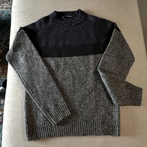 Men's Black and Gray Sweater